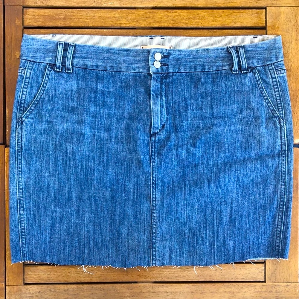 Denim Mini Skirt with Pockets!